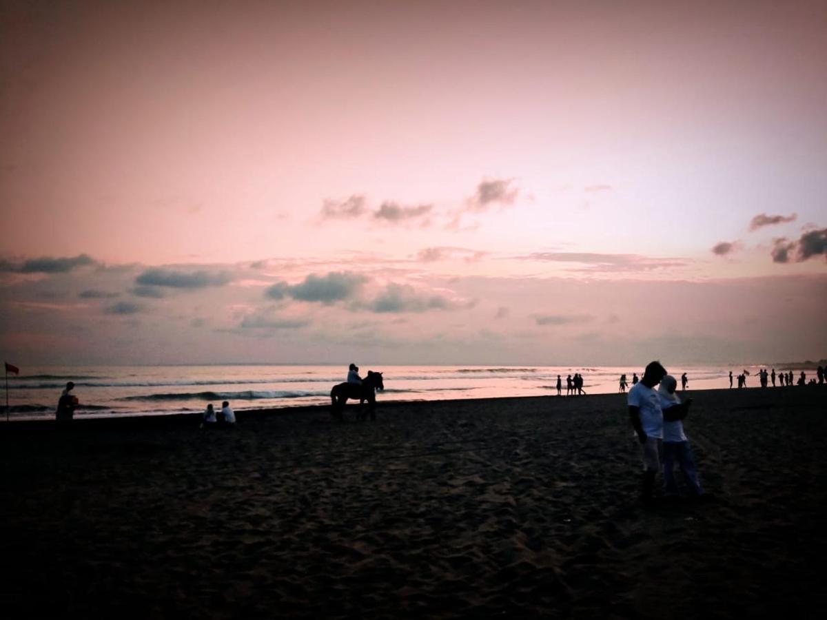 Long Beach Hotel Pangandaran Bagian luar foto
