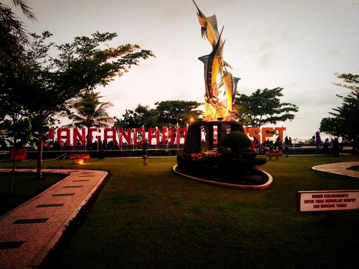 Long Beach Hotel Pangandaran Bagian luar foto
