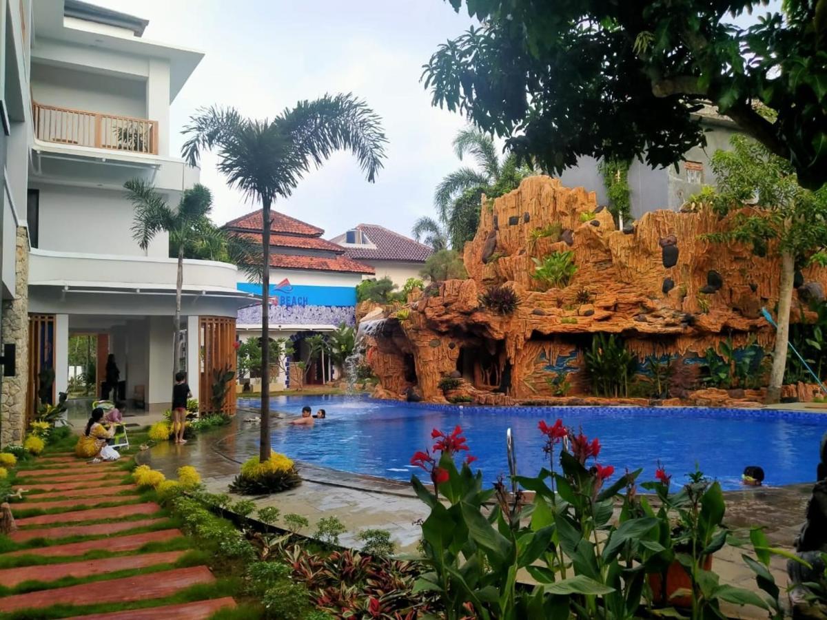 Long Beach Hotel Pangandaran Bagian luar foto