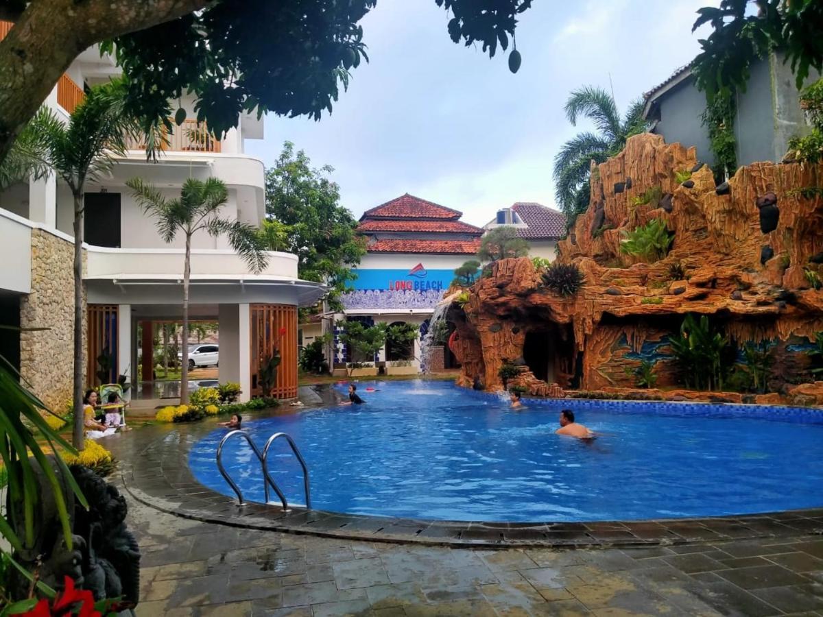 Long Beach Hotel Pangandaran Bagian luar foto