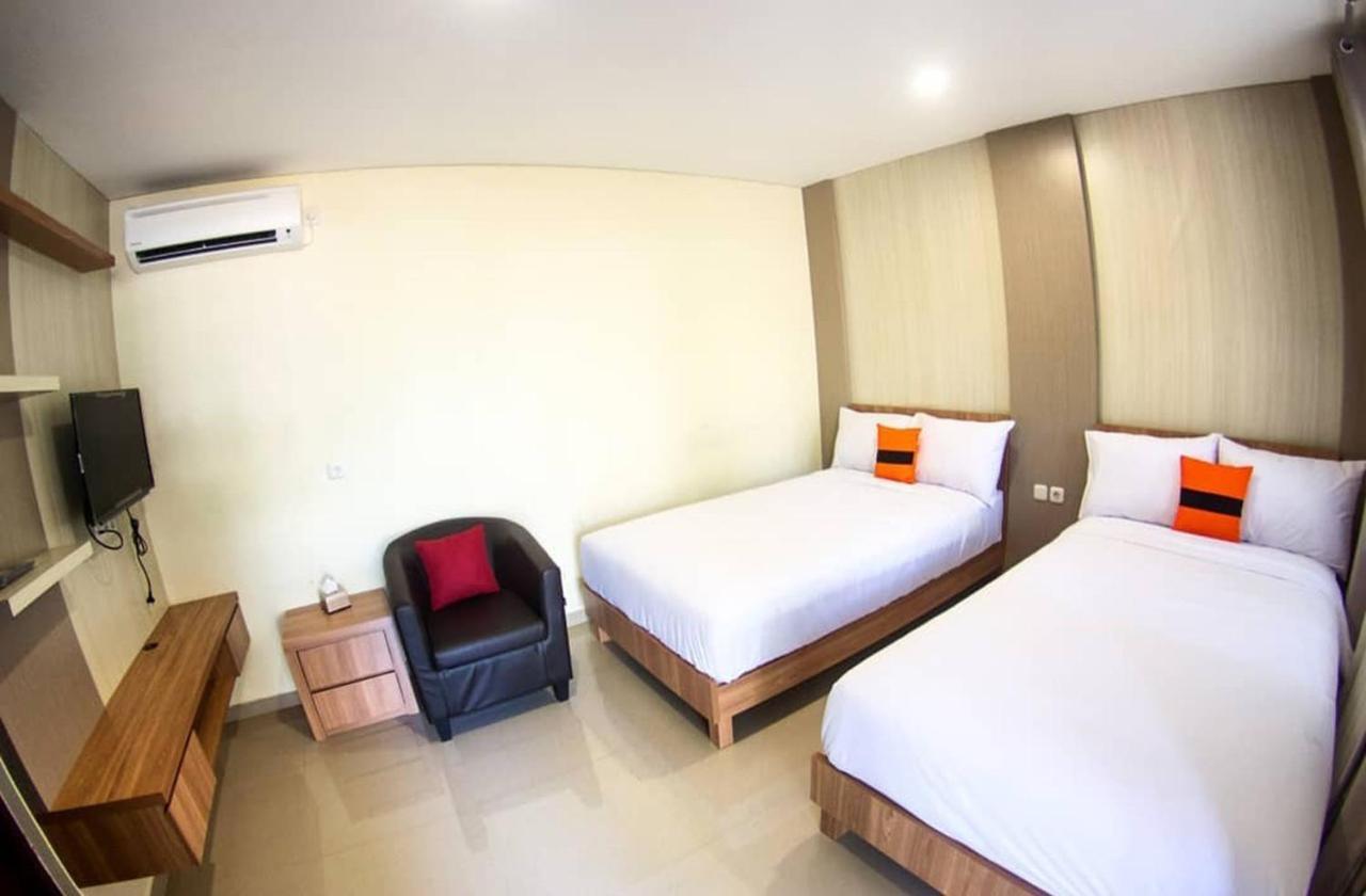 Long Beach Hotel Pangandaran Bagian luar foto