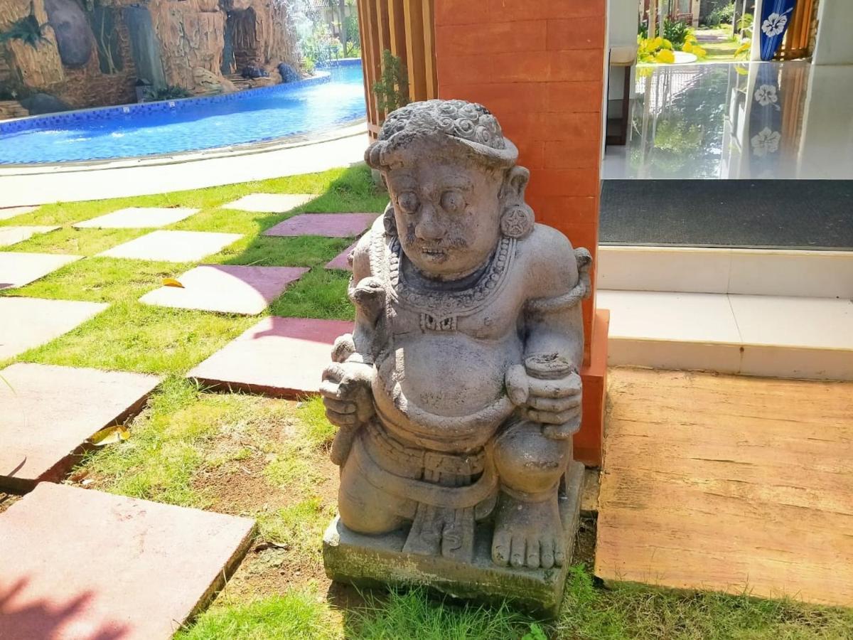 Long Beach Hotel Pangandaran Bagian luar foto