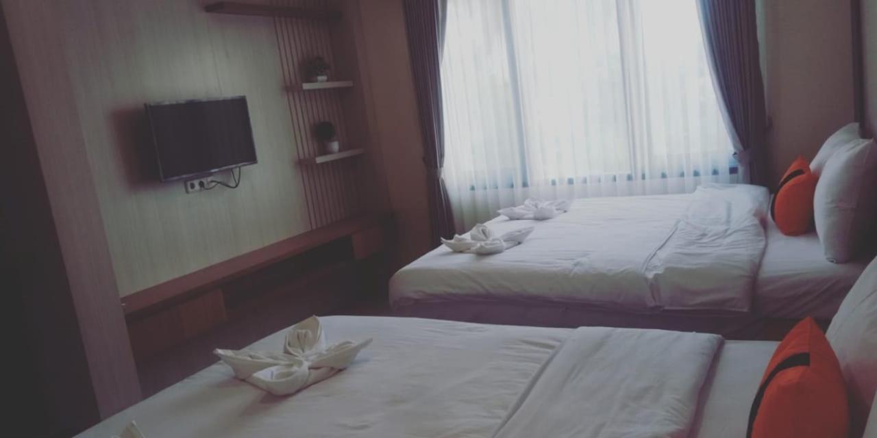 Long Beach Hotel Pangandaran Bagian luar foto