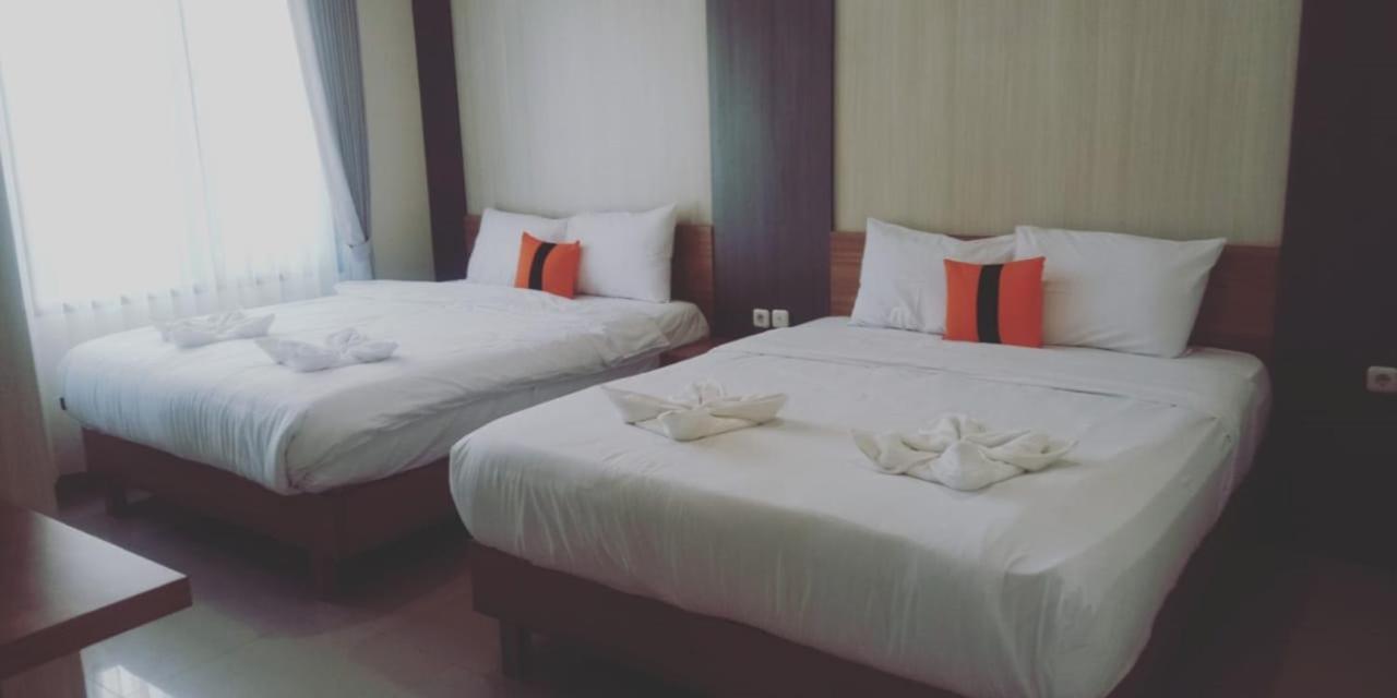 Long Beach Hotel Pangandaran Bagian luar foto